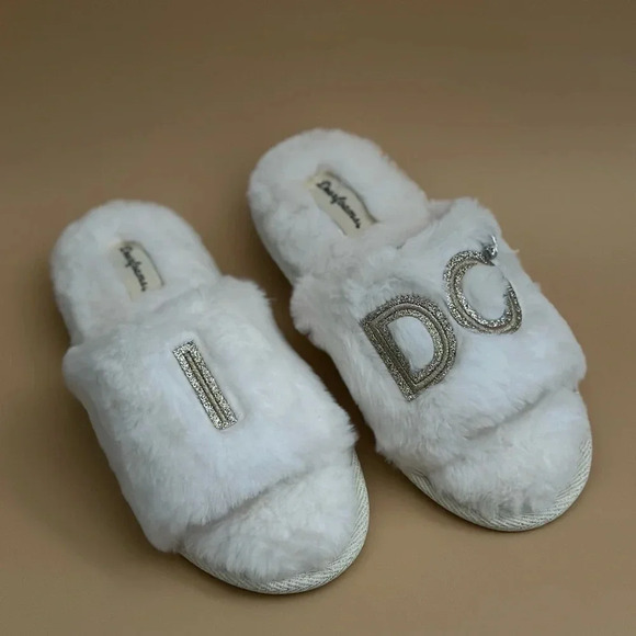 dearfoams Shoes - NWOT Women's I Do Slippers by Dearfoams White Size: 5-6